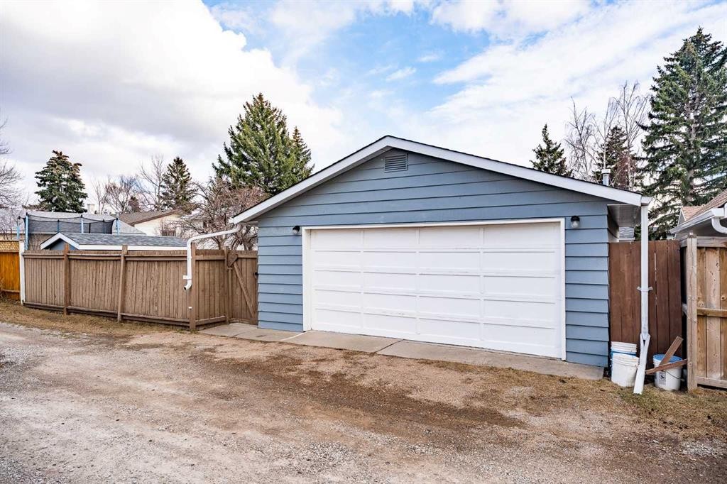 5220 Barron Drive Nw, Calgary, AB - Outdoor