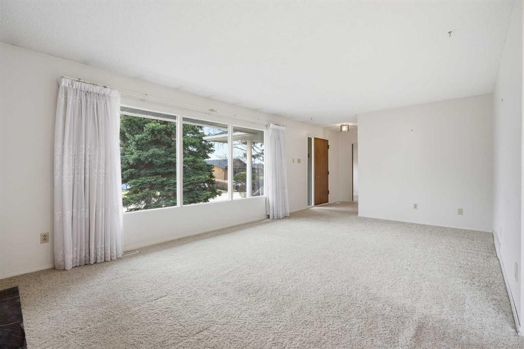 5220 Barron Drive Nw, Calgary, AB - Indoor
