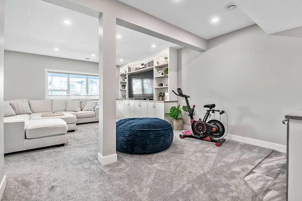 75 Sundown Way, Cochrane, AB - Indoor
