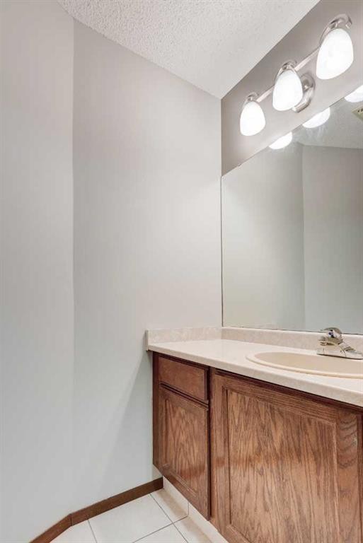 260 Hawkwood Boulevard Nw, Calgary, AB - Indoor