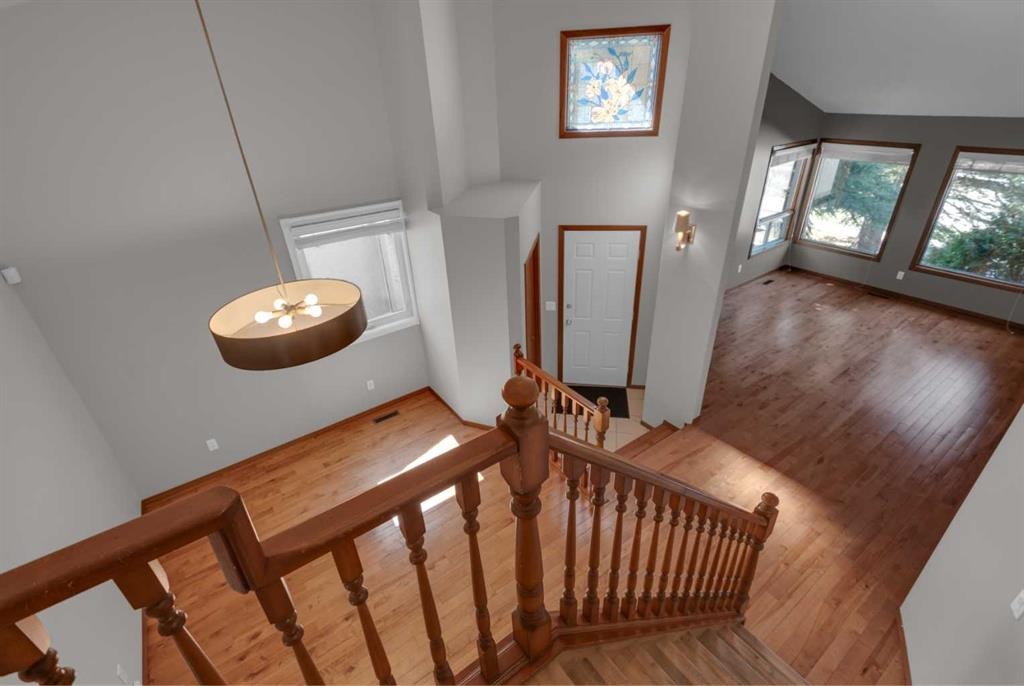 260 Hawkwood Boulevard Nw, Calgary, AB - Indoor Photo Showing Other Room