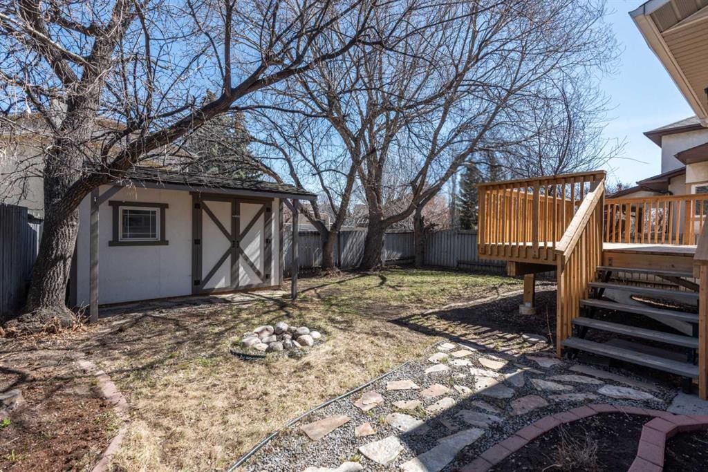 260 Hawkwood Boulevard Nw, Calgary, AB - Outdoor