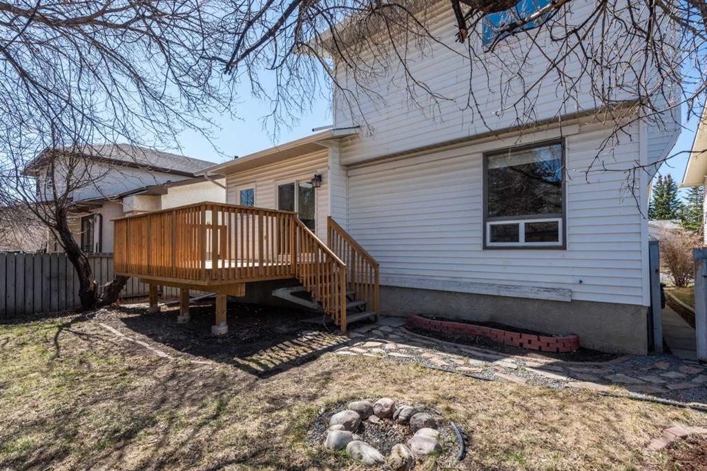 260 Hawkwood Boulevard Nw, Calgary, AB - Outdoor With Deck Patio Veranda With Exterior