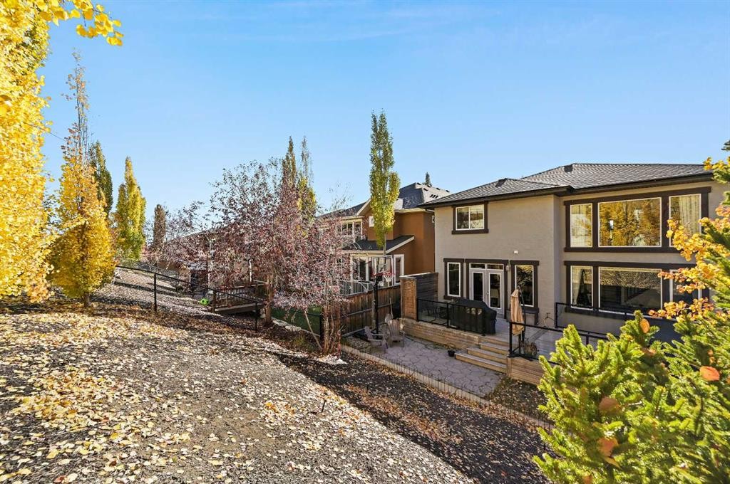 129 Springbluff Boulevard Sw, Calgary, AB - Outdoor