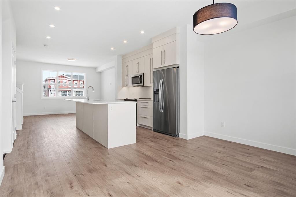 277 Dawson Way, Chestermere, AB - Indoor Photo Showing Kitchen