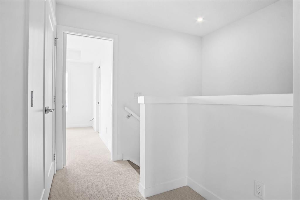 277 Dawson Way, Chestermere, AB - Indoor Photo Showing Other Room