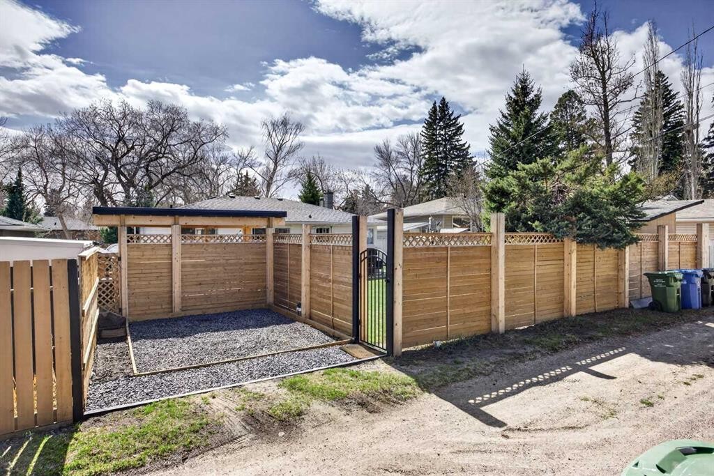 1232 40 Avenue Nw, Calgary, AB - Outdoor