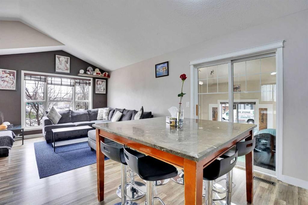 4 Martin Crossing Bay Ne, Calgary, AB - Indoor Photo Showing Living Room