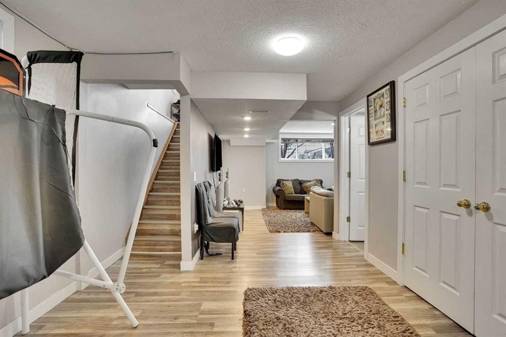 4 Martin Crossing Bay Ne, Calgary, AB - Indoor Photo Showing Other Room