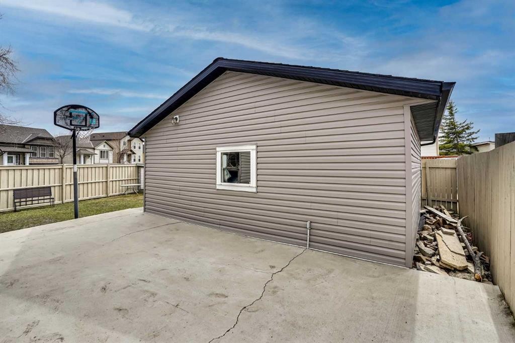 4 Martin Crossing Bay Ne, Calgary, AB - Outdoor