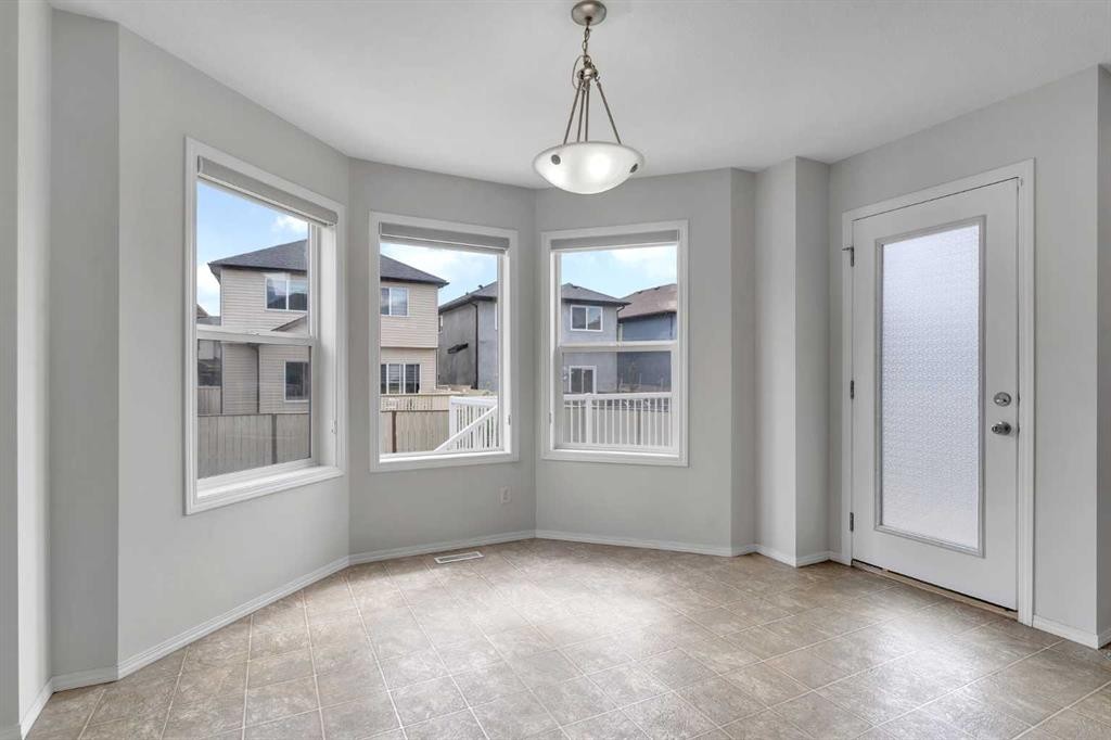 33 Saddlecrest Crescent Ne, Calgary, AB - Indoor Photo Showing Other Room