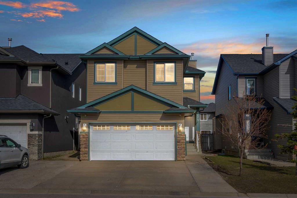 33 Saddlecrest Crescent Ne, Calgary, AB - Outdoor With Facade