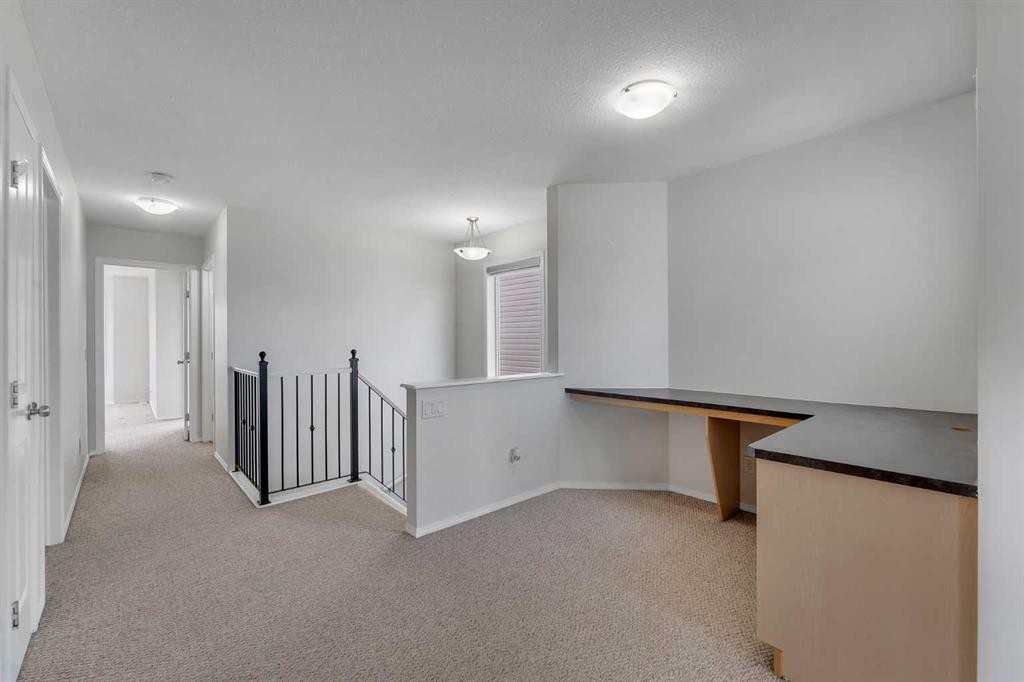 33 Saddlecrest Crescent Ne, Calgary, AB - Indoor Photo Showing Other Room