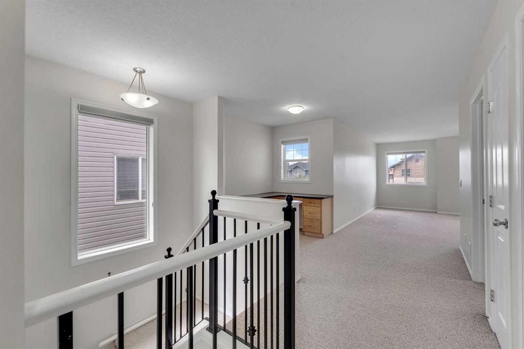 33 Saddlecrest Crescent Ne, Calgary, AB - Indoor Photo Showing Other Room