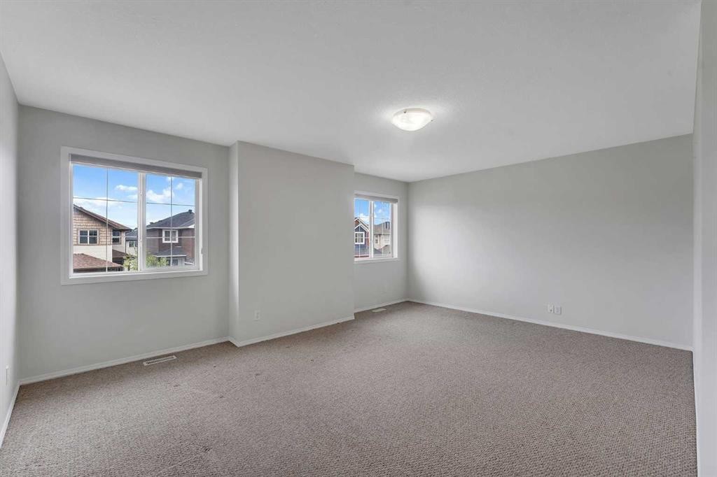 33 Saddlecrest Crescent Ne, Calgary, AB - Indoor Photo Showing Other Room