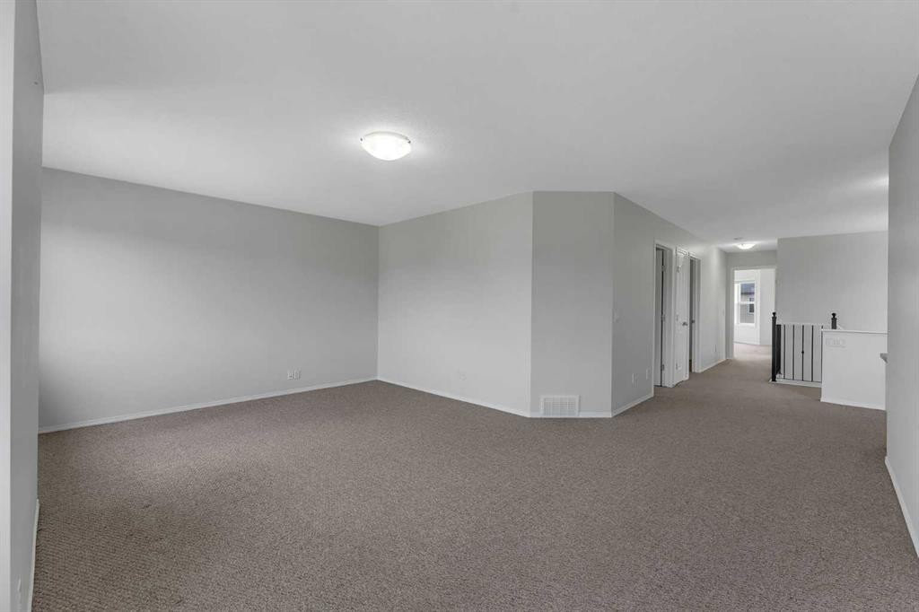 33 Saddlecrest Crescent Ne, Calgary, AB - Indoor Photo Showing Other Room