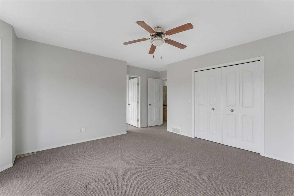 33 Saddlecrest Crescent Ne, Calgary, AB - Indoor Photo Showing Other Room