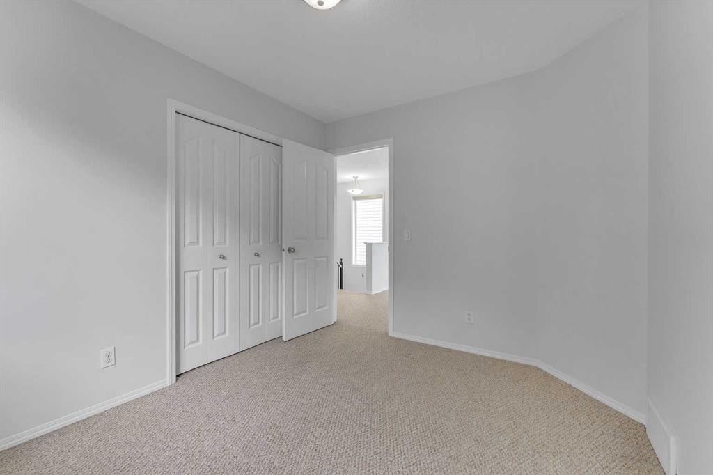 33 Saddlecrest Crescent Ne, Calgary, AB - Indoor Photo Showing Other Room