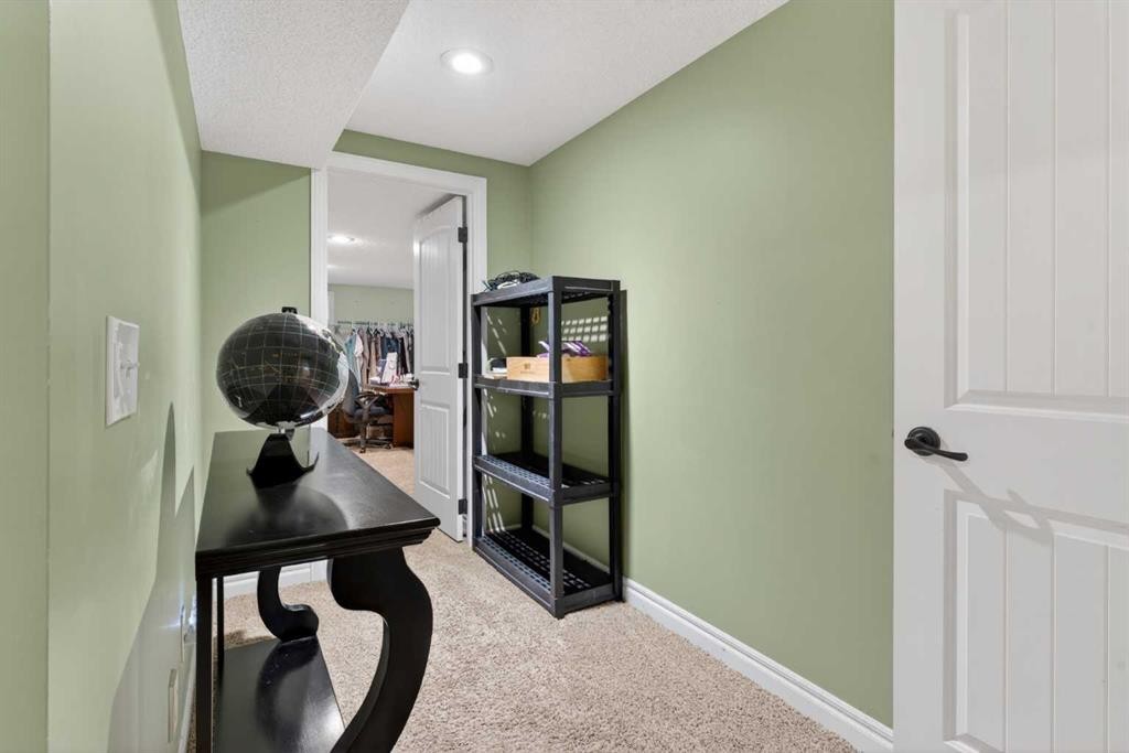 1486 Sunwood Road Se, Calgary, AB - Indoor