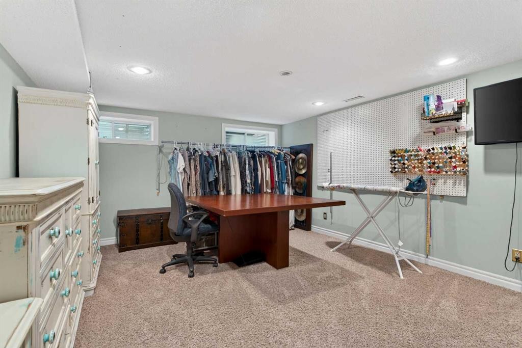 1486 Sunwood Road Se, Calgary, AB - Indoor