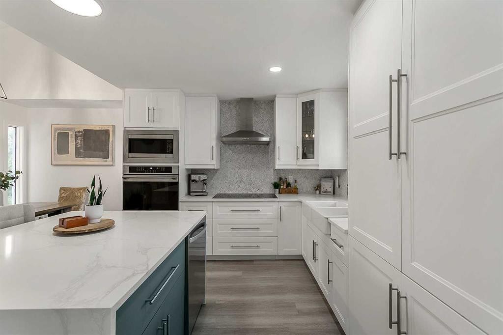 59 Rivercroft Close Se, Calgary, AB - Indoor Photo Showing Kitchen With Upgraded Kitchen