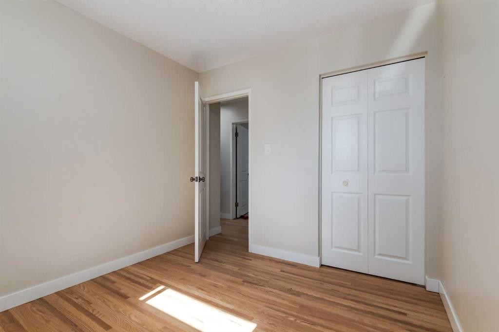 840 Raynard Crescent Se, Calgary, AB - Indoor Photo Showing Other Room