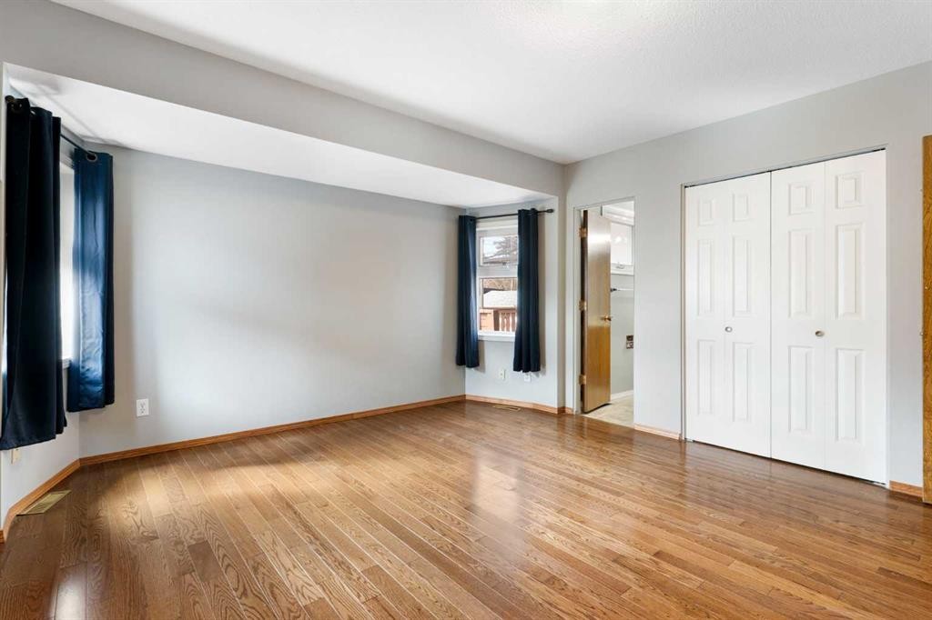 3228 Breen Crescent Nw, Calgary, AB - Indoor Photo Showing Other Room