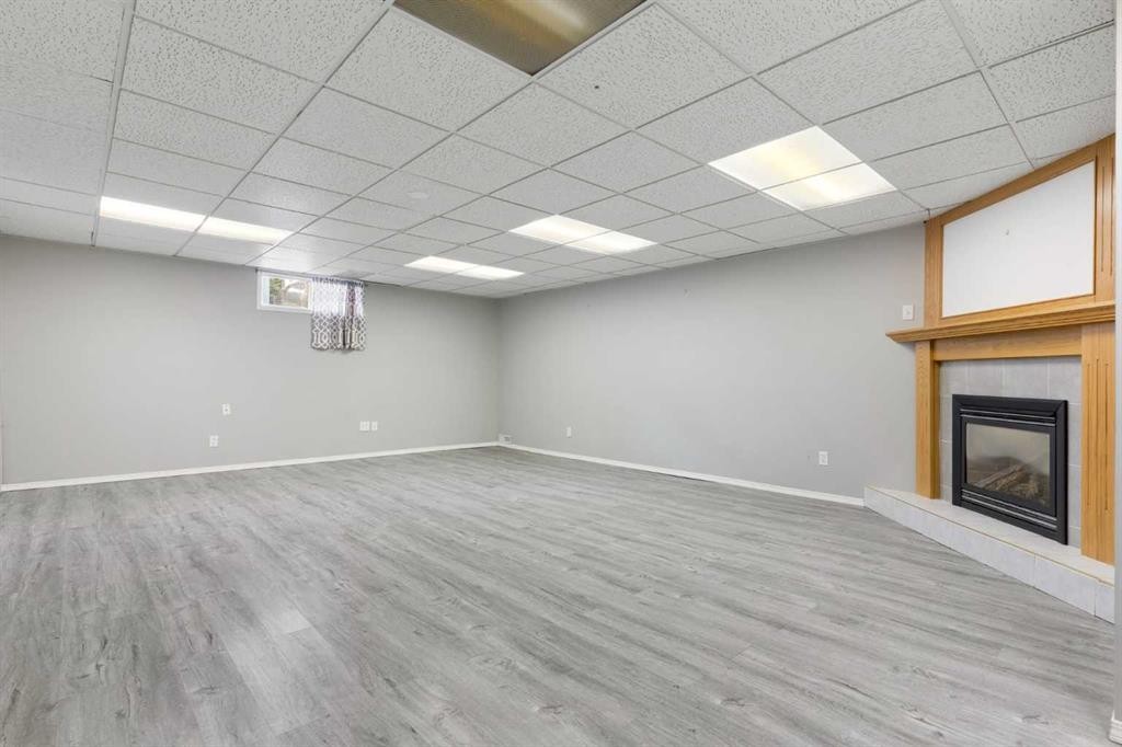 3228 Breen Crescent Nw, Calgary, AB - Indoor Photo Showing Basement