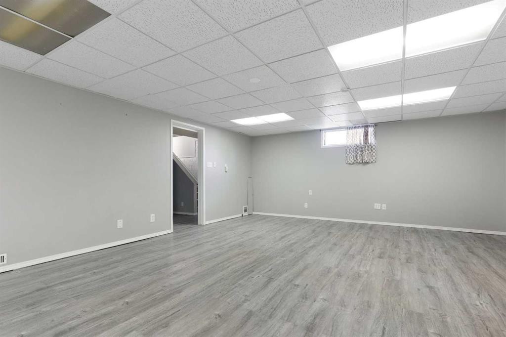 3228 Breen Crescent Nw, Calgary, AB - Indoor Photo Showing Basement