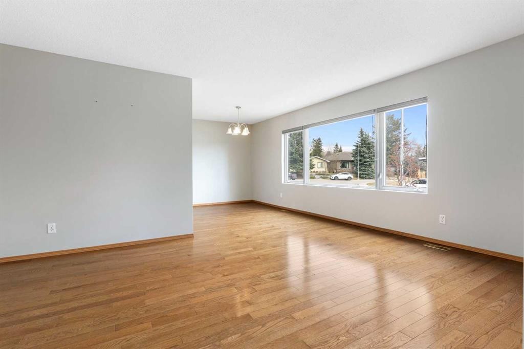 3228 Breen Crescent Nw, Calgary, AB - Indoor