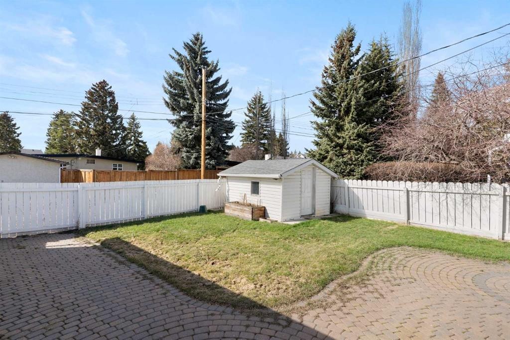3228 Breen Crescent Nw, Calgary, AB - Outdoor
