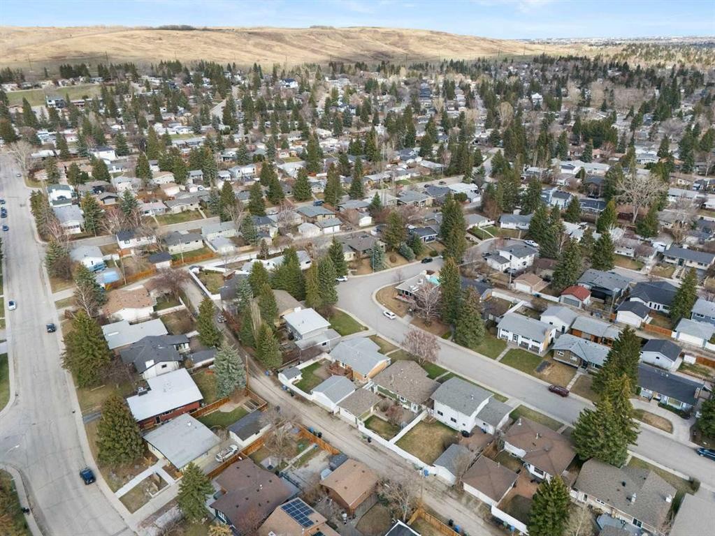 3228 Breen Crescent Nw, Calgary, AB - Outdoor With View