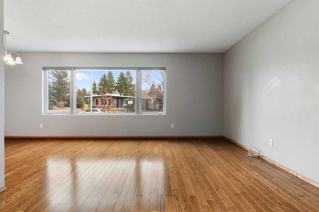 3228 Breen Crescent Nw, Calgary, AB - Indoor