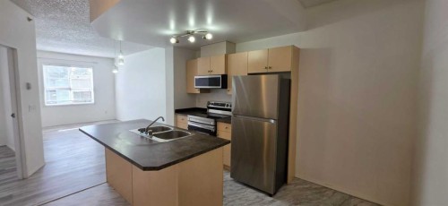 1206-73 Erin Woods Court SE Calgary, AB T2B 3V2