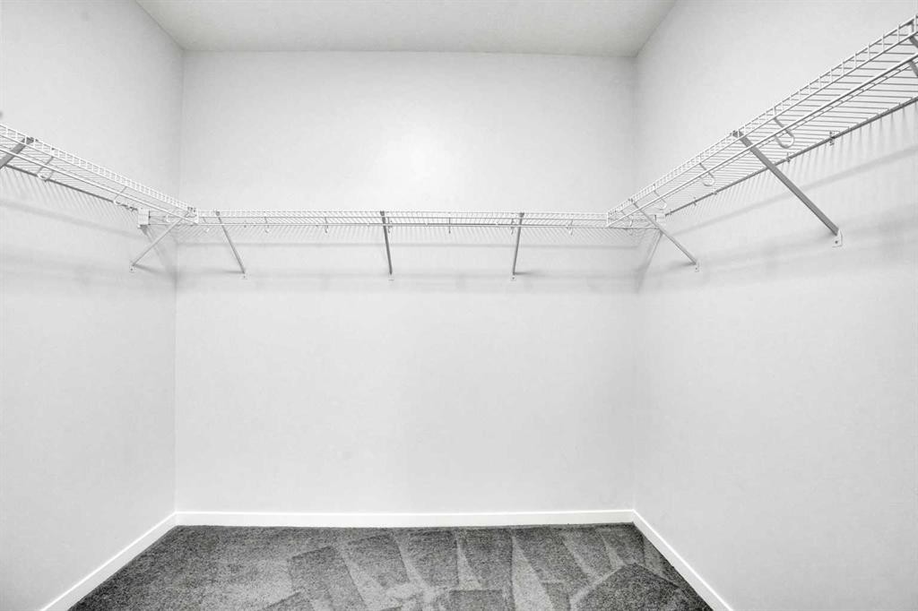 1102-33 Carringham Gate Nw, Calgary, AB - Indoor With Storage