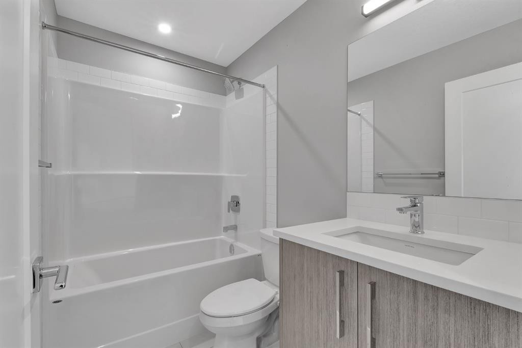 157 Dawson Wharf View, Chestermere, AB - Indoor Photo Showing Bathroom