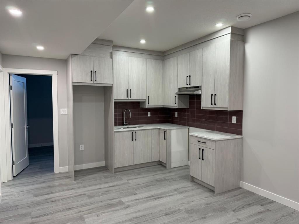 157 Dawson Wharf View, Chestermere, AB - Indoor Photo Showing Kitchen