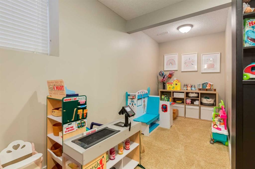 16 Prestwick Road Se, Calgary, AB - Indoor