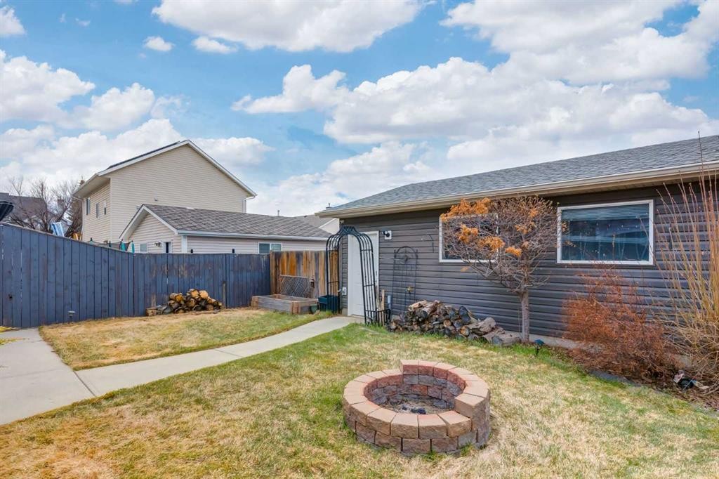 16 Prestwick Road Se, Calgary, AB - Outdoor
