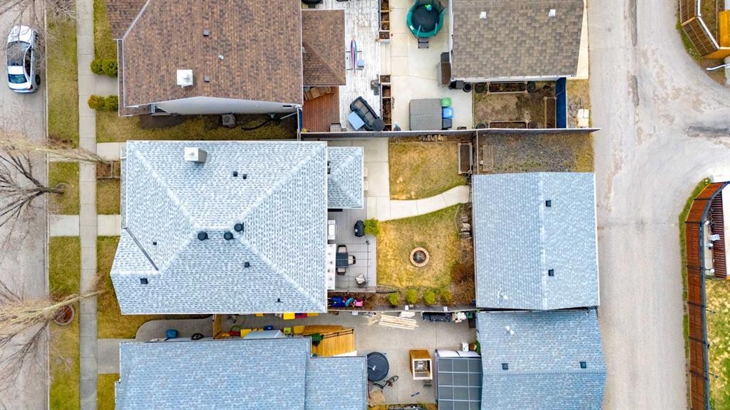 16 Prestwick Road Se, Calgary, AB - Outdoor
