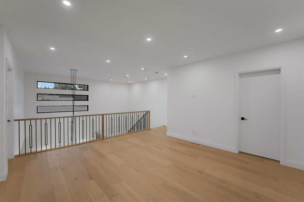 3511 34 Avenue Sw, Calgary, AB - Indoor Photo Showing Other Room