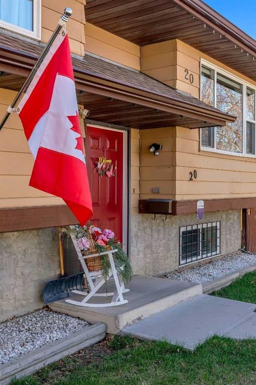 20 Ogmoor Crescent Se, Calgary, AB - Outdoor With Exterior