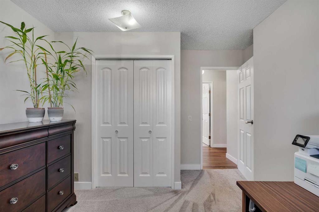 20 Ogmoor Crescent Se, Calgary, AB - Indoor