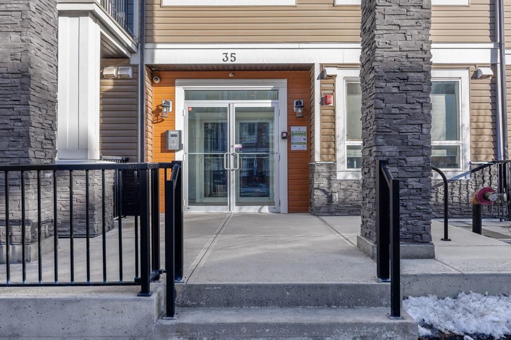 305-35 Walgrove Se, Calgary, AB - Outdoor