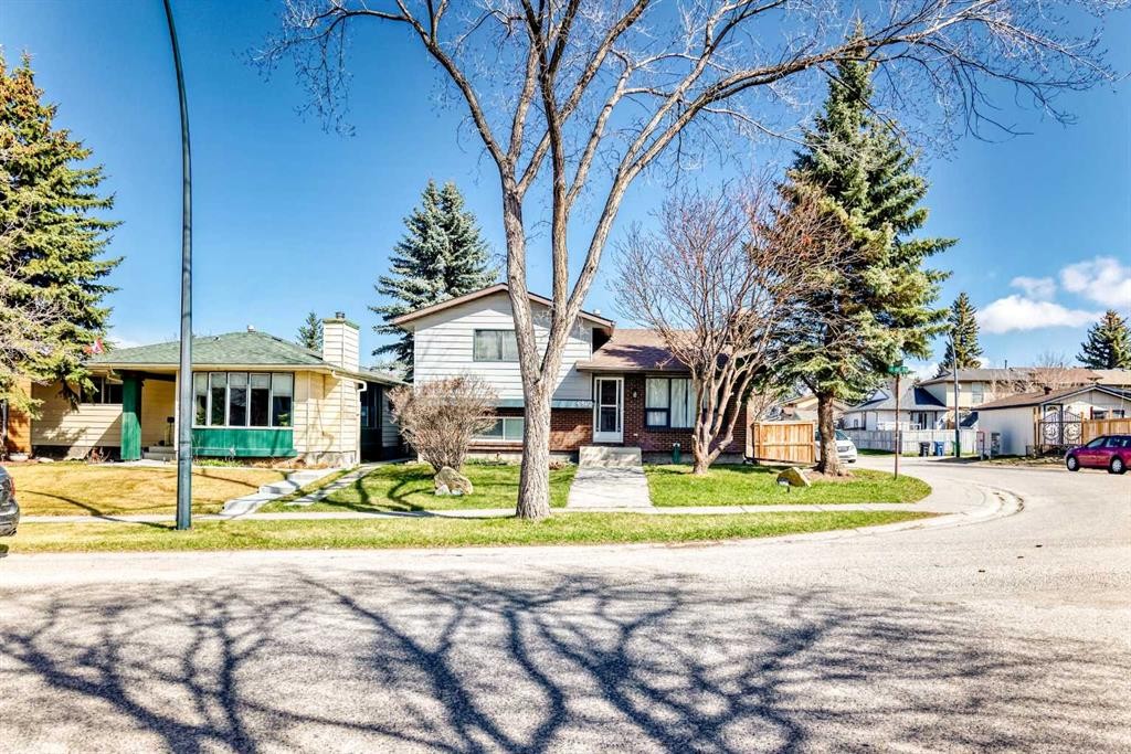6840 4 Avenue Ne, Calgary, AB - Outdoor With Facade