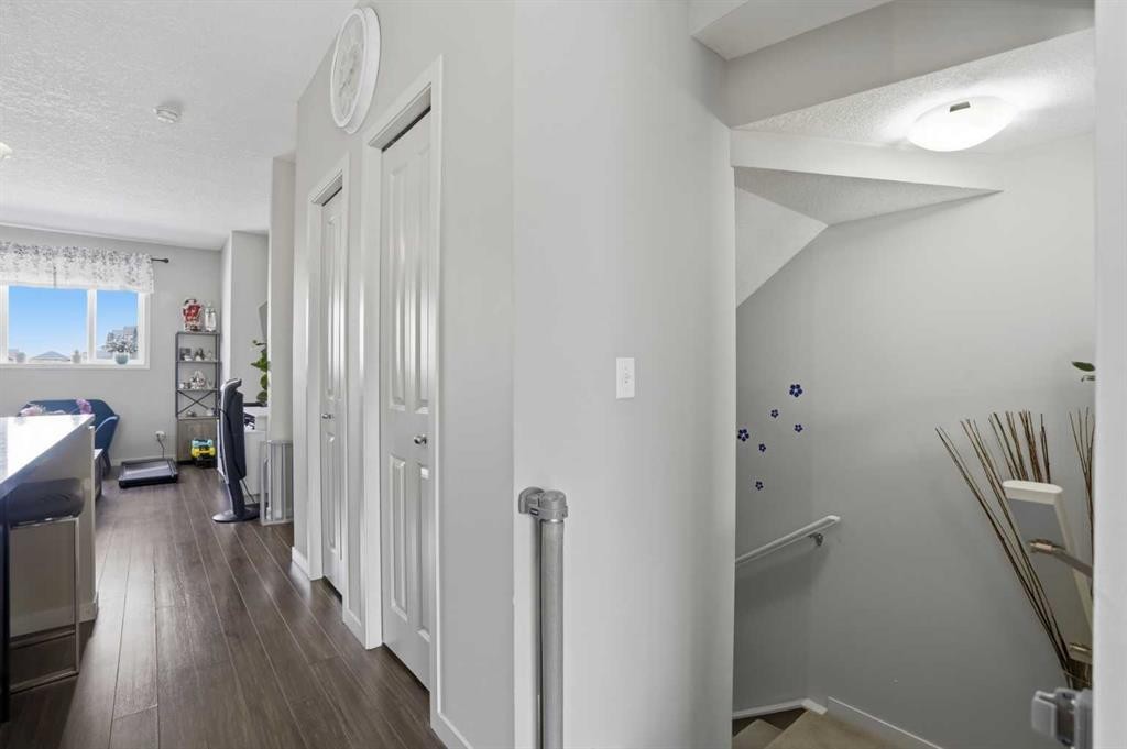 227 Copperpond Row Se, Calgary, AB - Indoor Photo Showing Other Room