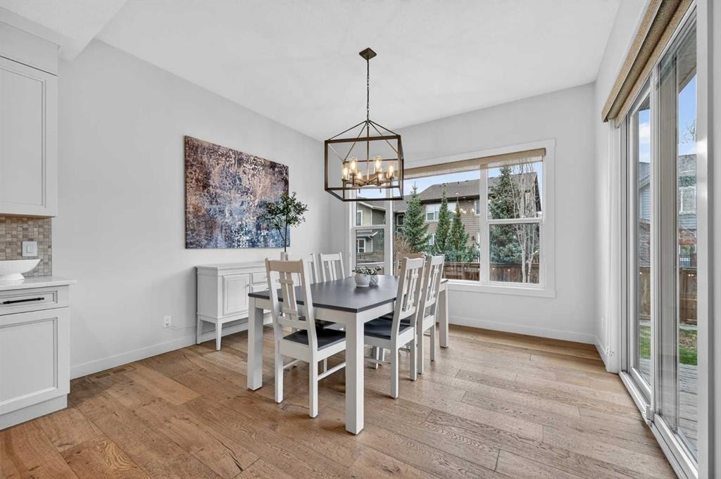19 Cranbrook Crescent Se, Calgary, AB - Indoor Photo Showing Dining Room