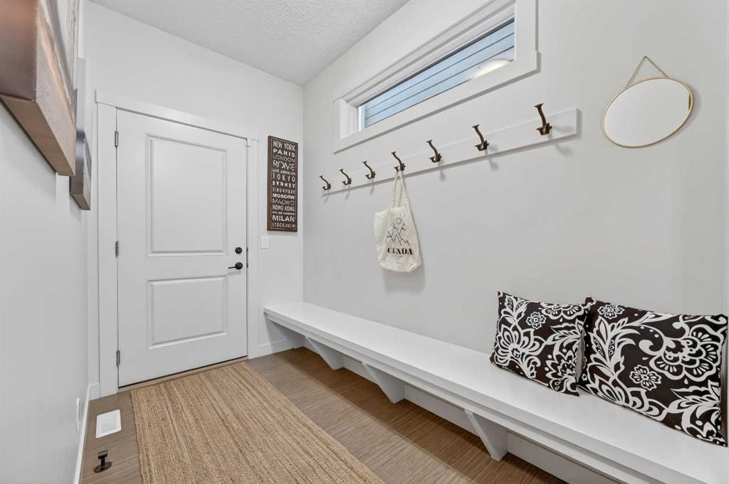 19 Cranbrook Crescent Se, Calgary, AB - Indoor Photo Showing Other Room