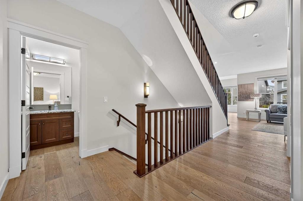 19 Cranbrook Crescent Se, Calgary, AB - Indoor Photo Showing Other Room