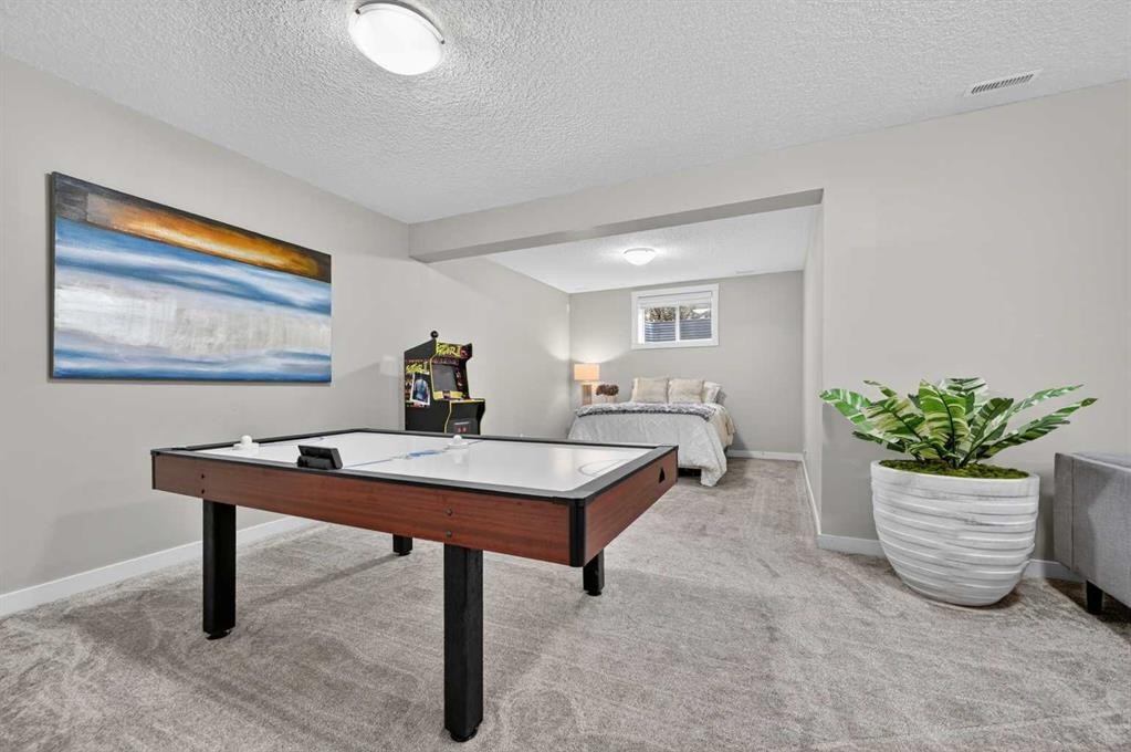 19 Cranbrook Crescent Se, Calgary, AB - Indoor Photo Showing Other Room